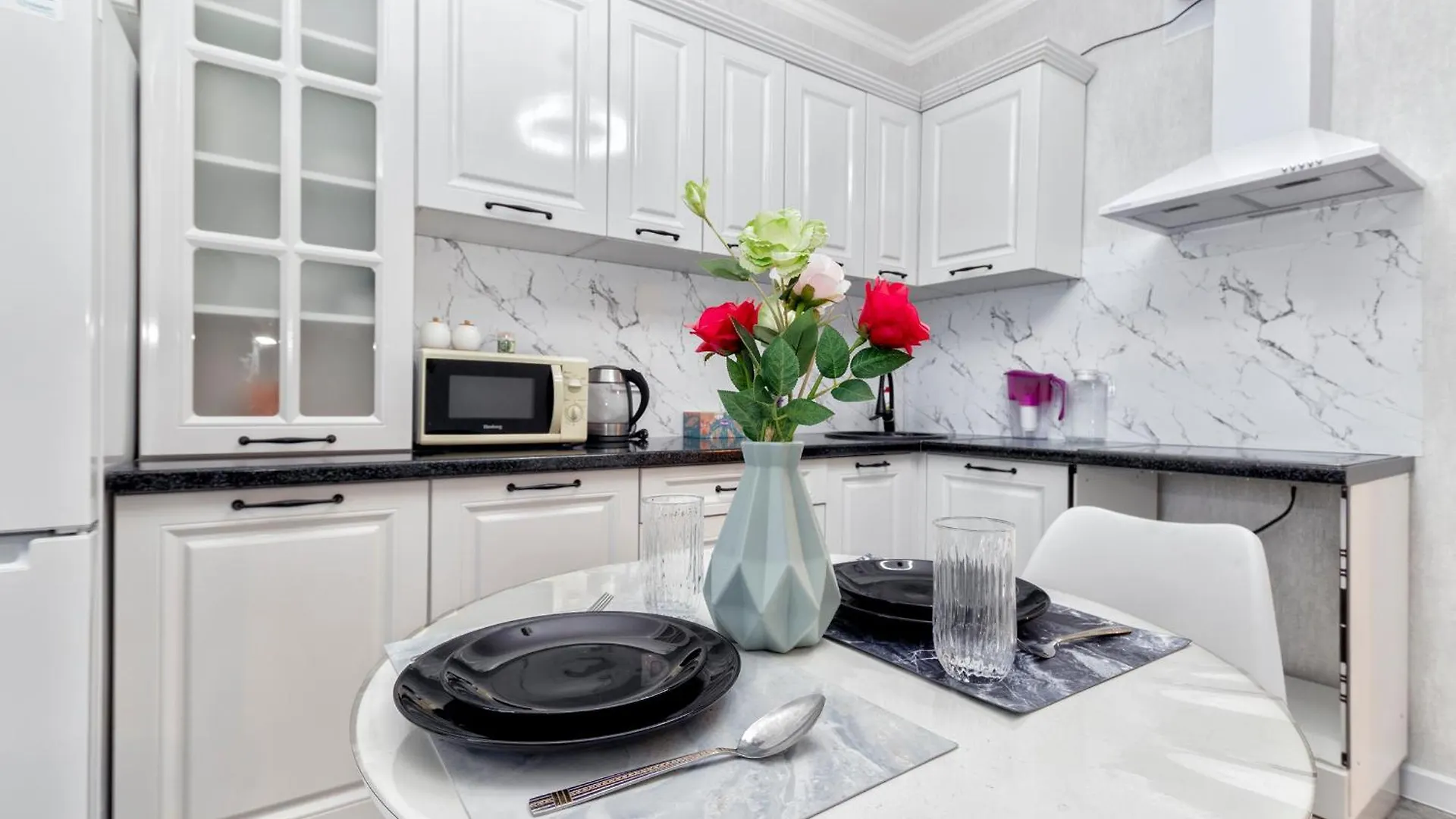 Халал Апартаменты Возле Самой Большой Мечети Центральной Азии Nur-Sultan  Apartment