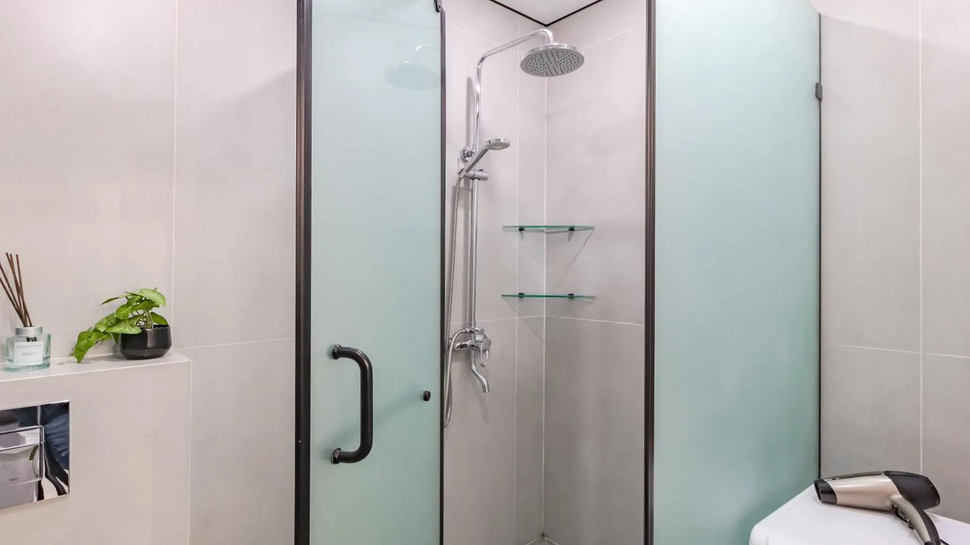 Халал Апартаменты Возле Самой Большой Мечети Центральной Азии Nur-Sultan  Apartment